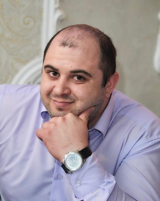 Денис Геннадьевич