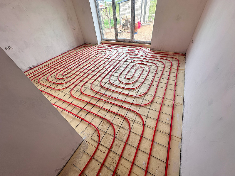 Дом площадью 130 квадратных метров, оснащённый системами отопления, водоснабжения и водоотведения.